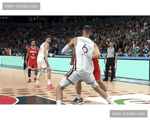 老鹰队利用错位背打 波尔津吉斯对阵后卫高效 老鹰队利用错位背打 波尔津吉斯对阵后卫高效