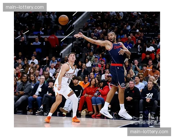 鹈鹕防守端限制有效完成13次抢断 团队防守压迫性显著提升 鹈鹕防守端限制有效完成13次抢断 团队防守压迫性显著提升